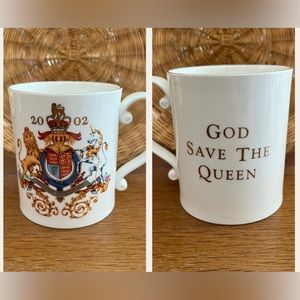 Vintage Golden 2002 Jubilee Queen Elizabeth Mug “God Save the Queen” Fine China